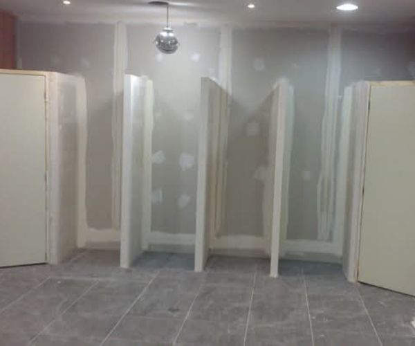 Construction de cloisons intérieures en plaques de plâtre – NATB