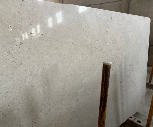Plaque de marbre beige clair poli pour décoration intérieure