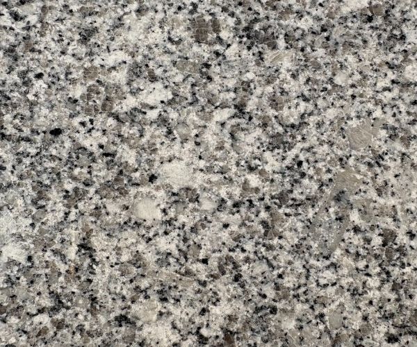 Granit gris clair moucheté pour revêtements et plans de travail